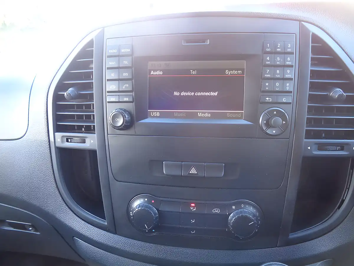 Used 2016 Mercedes-Benz Vito Panel Van L2 White - Interior and Exterior details 12