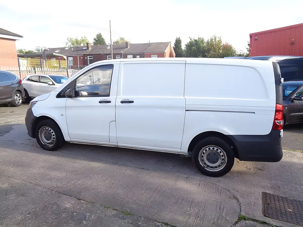 Used 2016 Mercedes-Benz Vito Panel Van L2 White - Interior and Exterior details 8