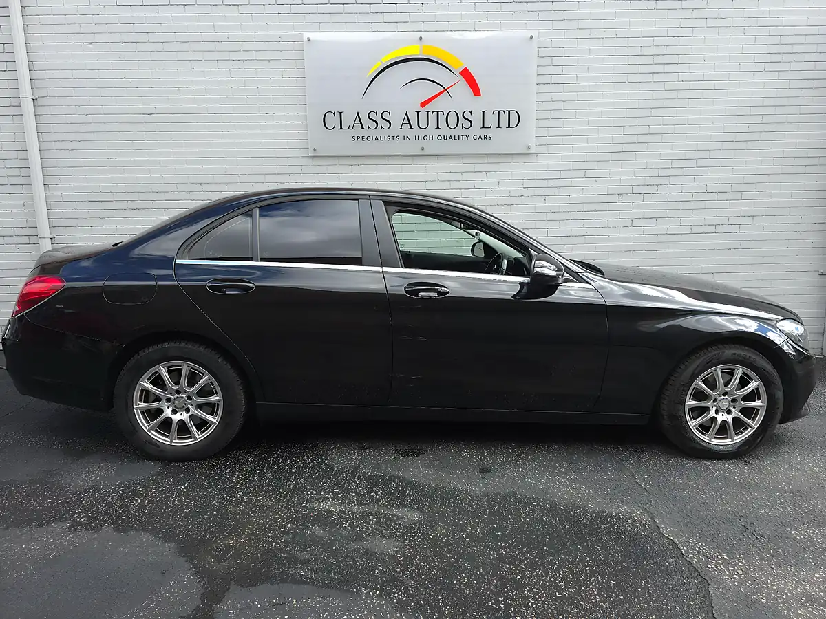 Used 2016 Mercedes C Class Se Black - Interior and Exterior details 10