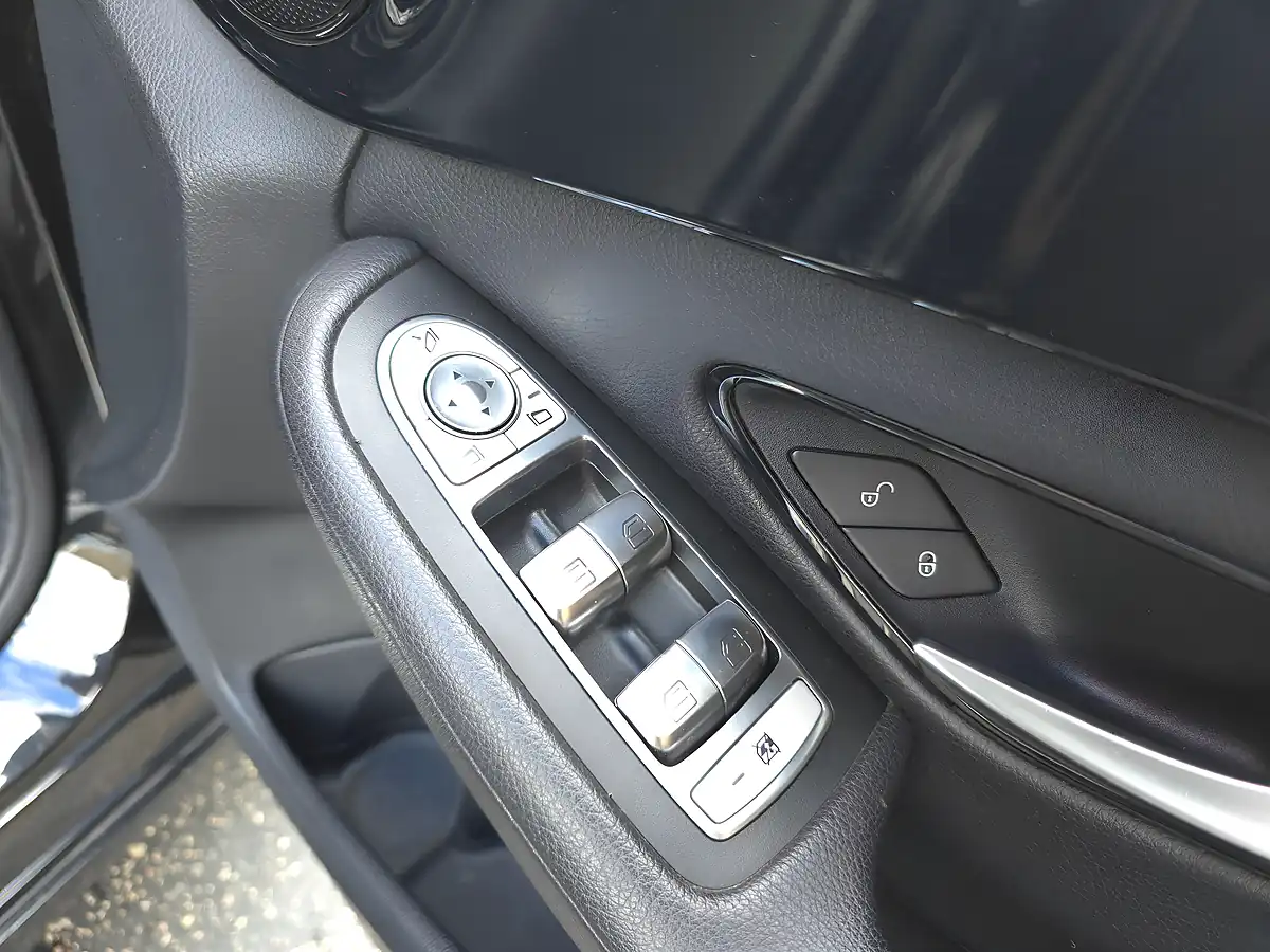 Used 2016 Mercedes C Class Se Black - Interior and Exterior details 16