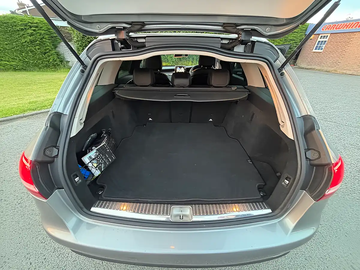 Used 2016 Mercedes C Class Se Executive Palladium Silver - Interior and Exterior details 10