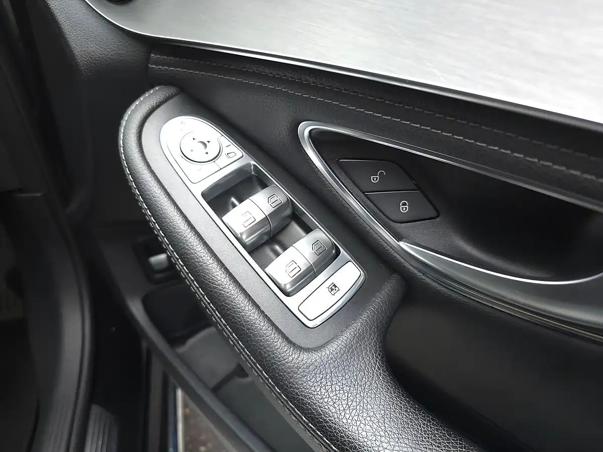 Used 2016 Mercedes C Class Sport Black - Interior and Exterior details 20