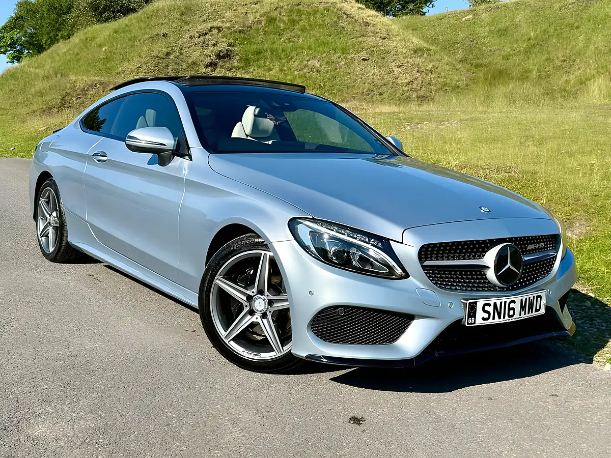 Used 2016 Mercedes C200 AMG Line Premium Plus Silver - Interior and Exterior details 7