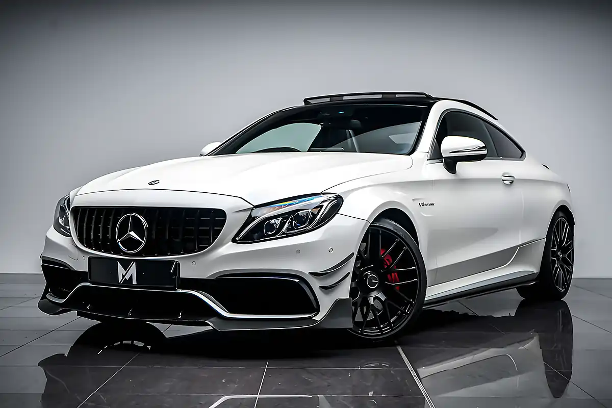 Used 2016 Mercedes C63 AMG S (premium) Diamond White - Interior and Exterior details 5