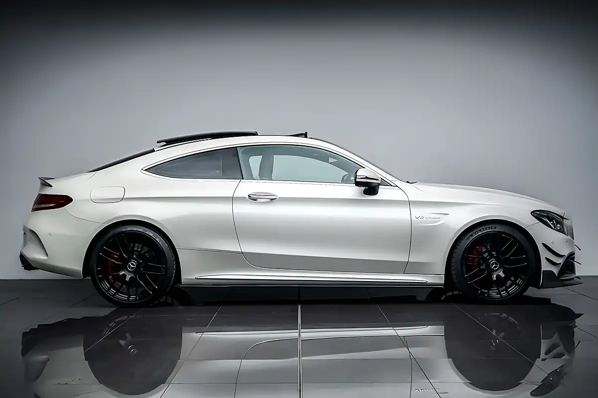 Used 2016 Mercedes C63 AMG S (premium) Diamond White - Interior and Exterior details 8