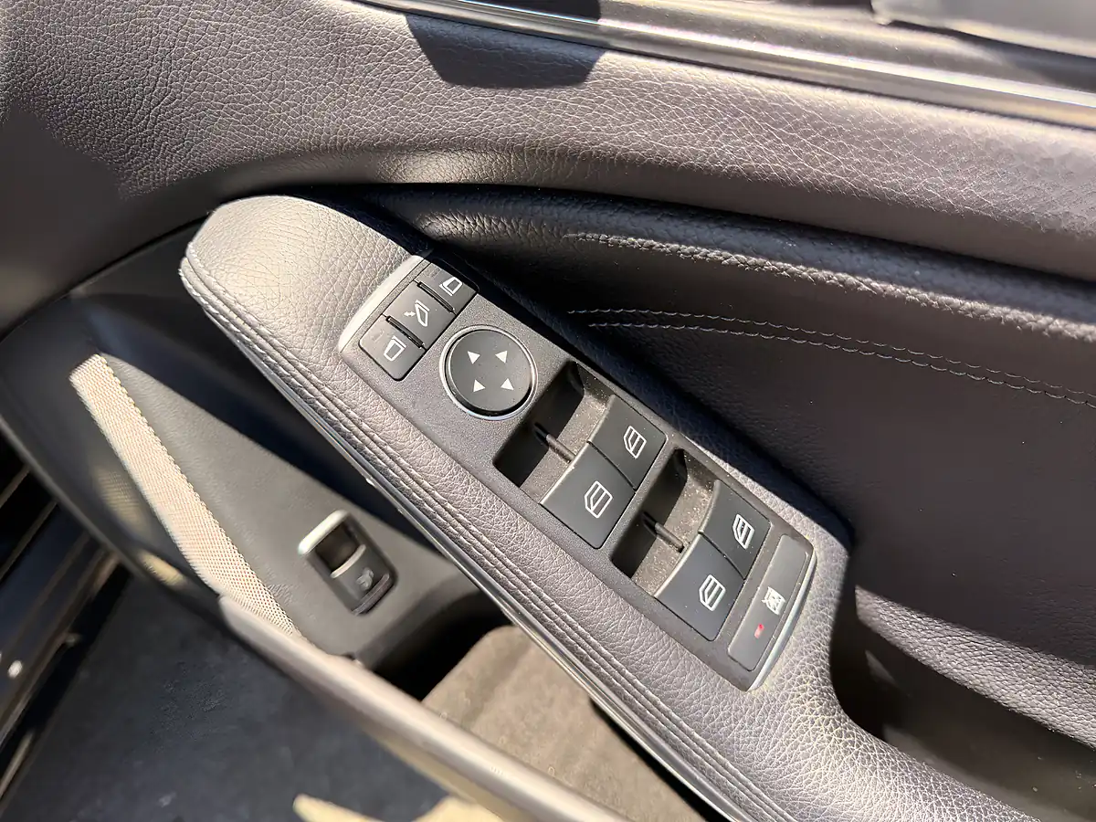 Used 2016 Mercedes Gla AMG Line Premium Plus Night Edition Cosmos Black - Interior and Exterior details 15