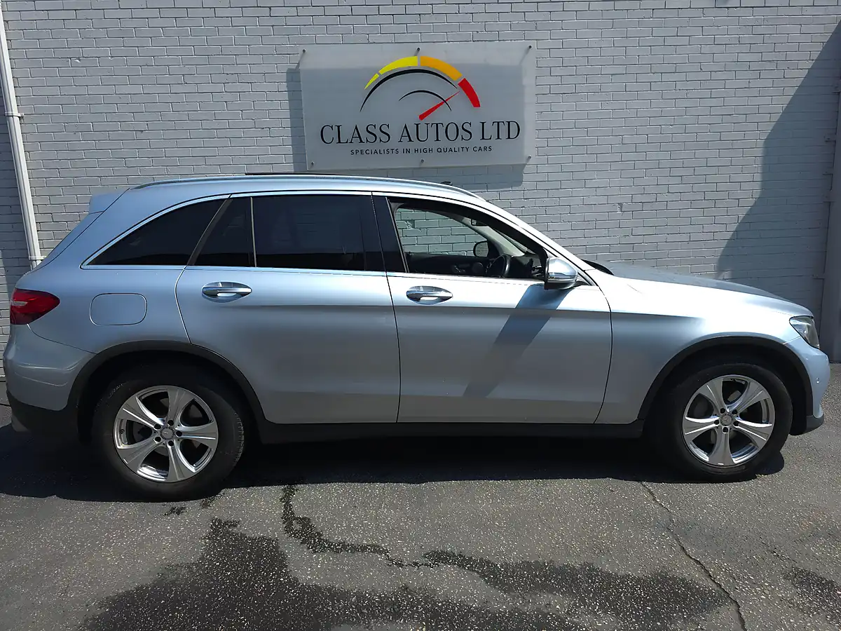 Used 2016 Mercedes Glc Sport (premium Plus) Silver - Interior and Exterior details 15