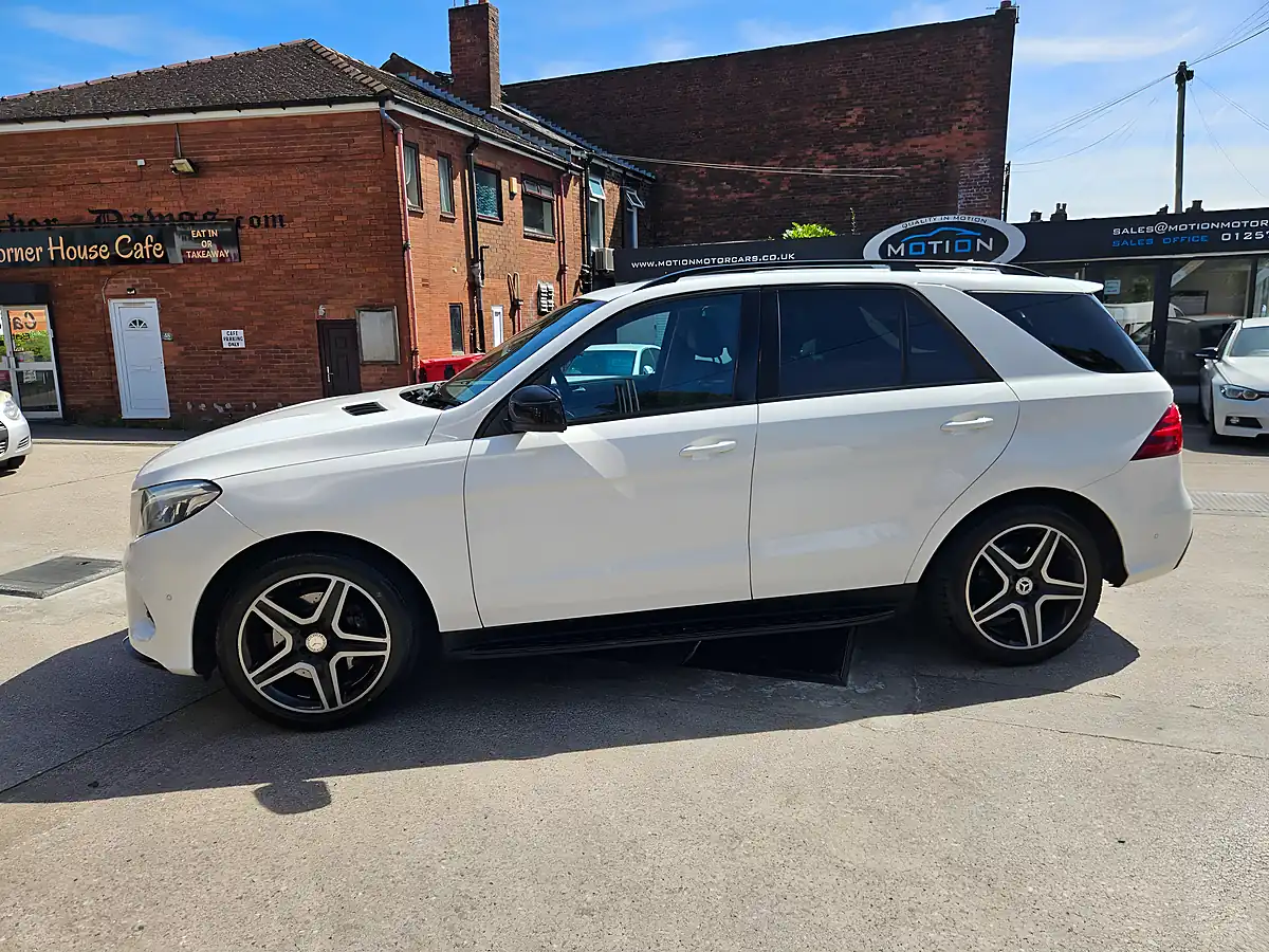 Used 2016 Mercedes GLE350 AMG Line White - Interior and Exterior details 7