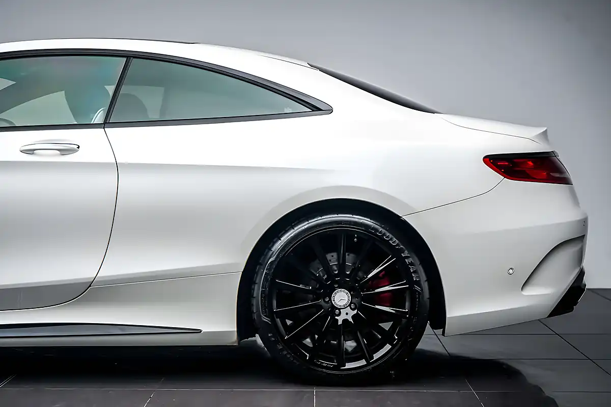 Used 2016 Mercedes S500 AMG Line Premium Diamond White Bright - Interior and Exterior details 11