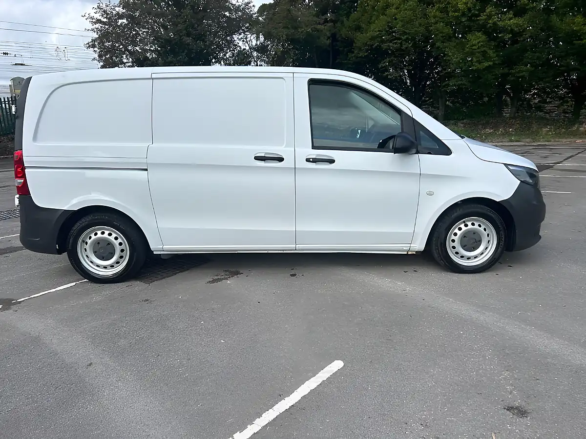 Used 2016 Mercedes Vito White - Interior and Exterior details 4