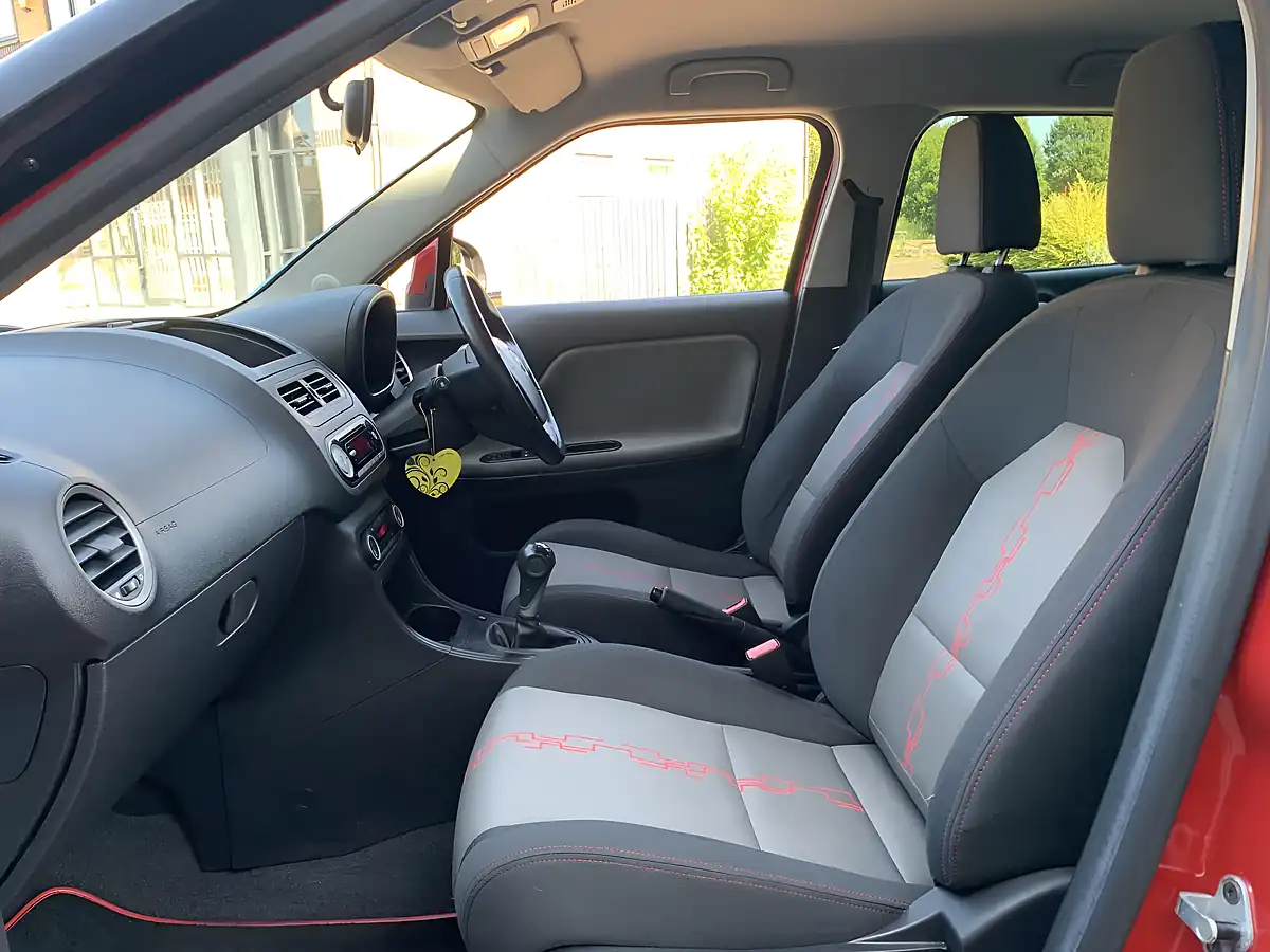 Used 2016 MG MG3 3Form Sport Red - Interior and Exterior details 14