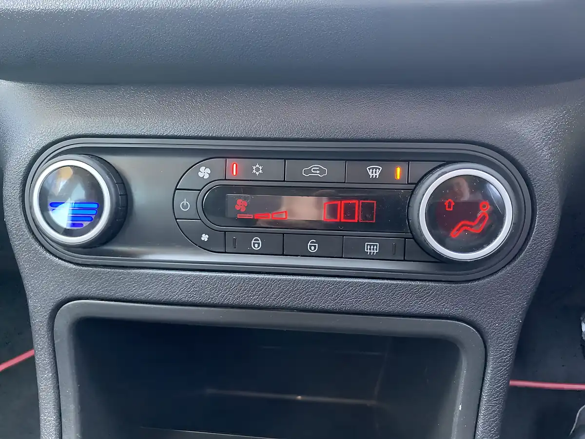 Used 2016 MG MG3 3Form Sport Red - Interior and Exterior details 17