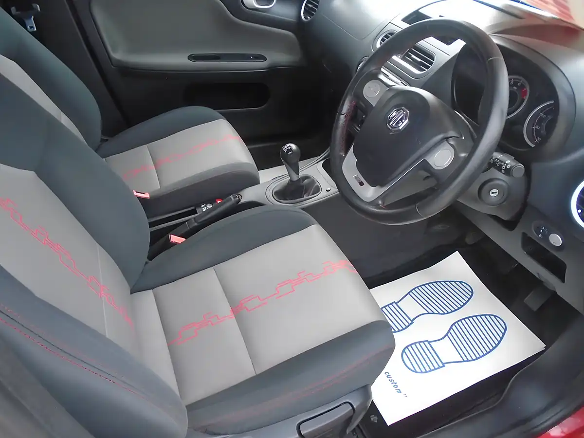 Used 2016 MG MG3 3Form Sport Red - Interior and Exterior details 7