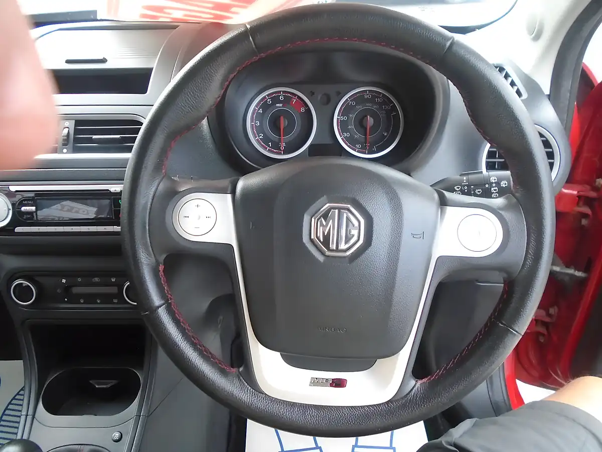 Used 2016 MG MG3 3Form Sport Red - Interior and Exterior details 9