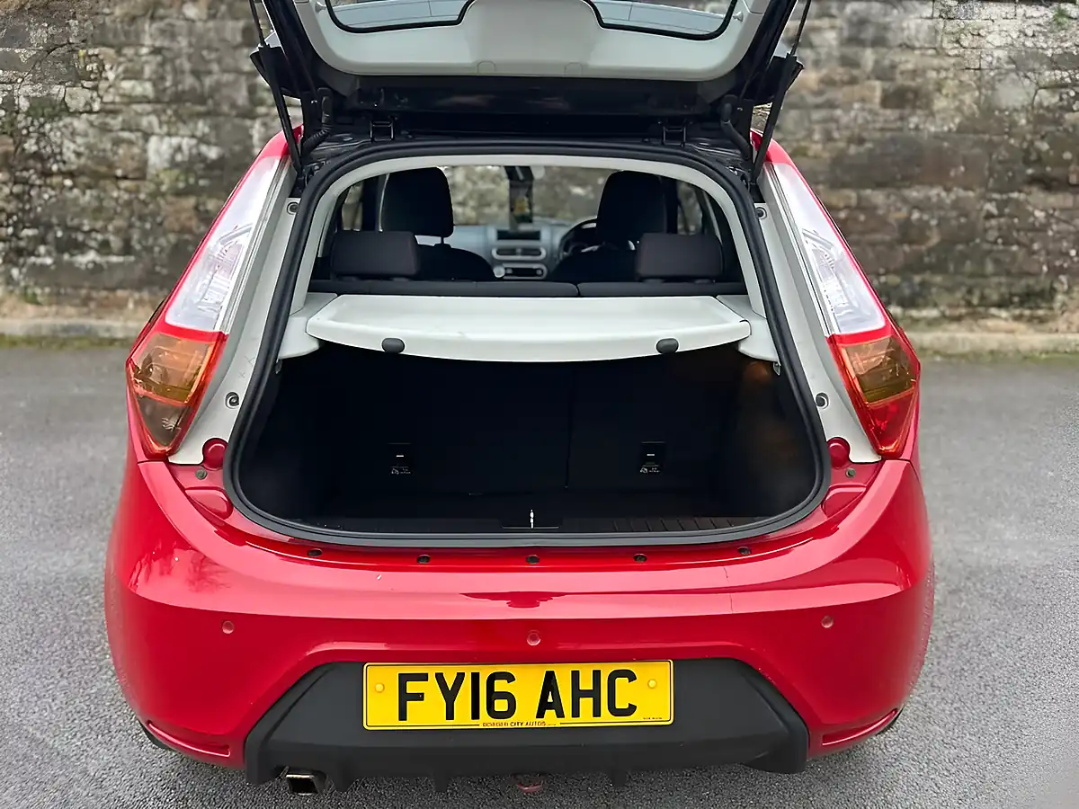 Used 2016 MG MG3 3Style Ruby Red - Interior and Exterior details 5