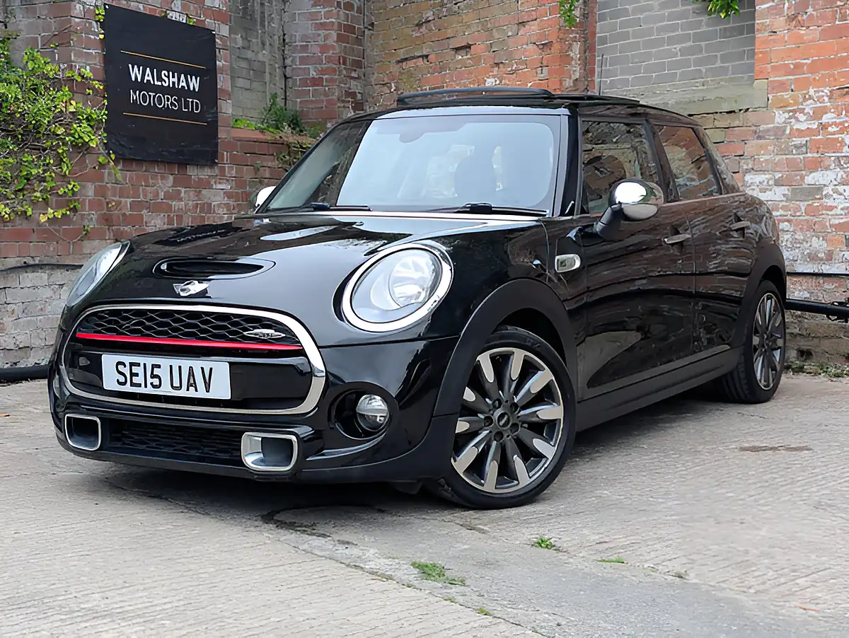 Used 2016 MINI Clubman Cooper Blue - Interior and Exterior details 3