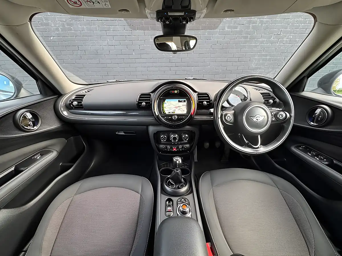 Used 2016 MINI Clubman Cooper British Racing Green - Interior and Exterior details 19