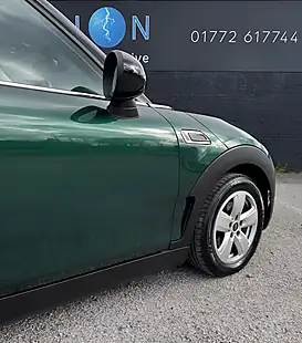 Used 2016 MINI Clubman Cooper British Racing Green - Interior and Exterior details 8