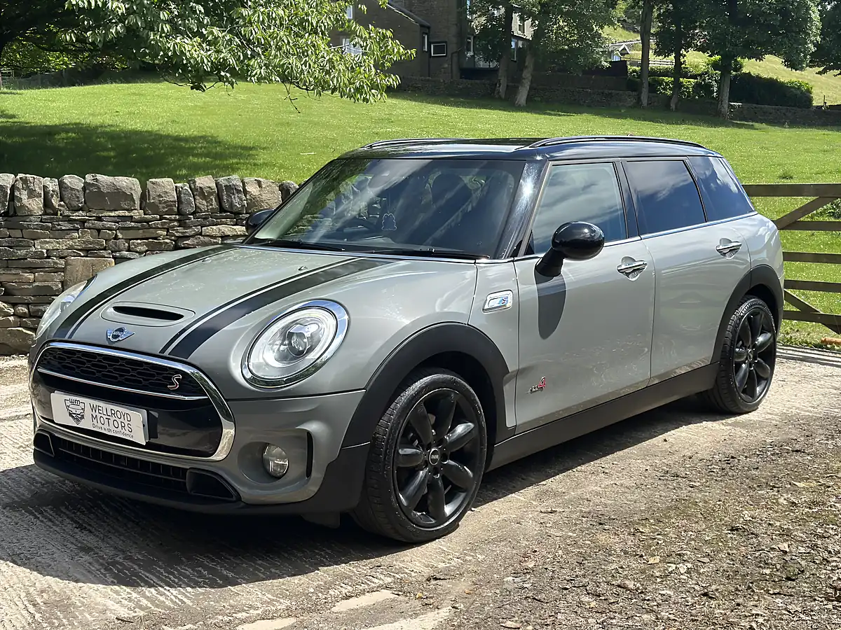 Used 2016 MINI Clubman Cooper Grey - Front View