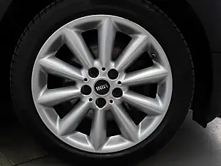 Used 2016 MINI Clubman Cooper Melting Silver Metallic - Interior and Exterior details 13