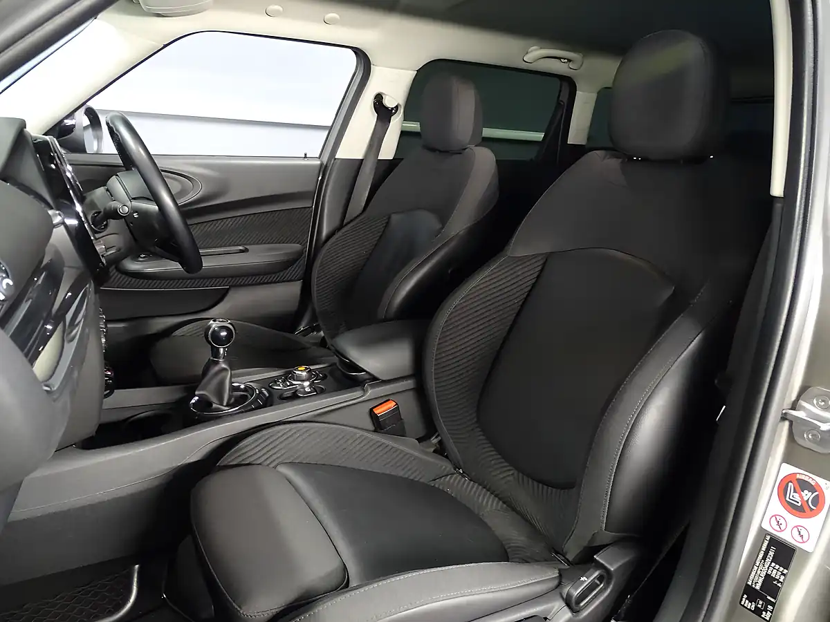 Used 2016 MINI Clubman Cooper Melting Silver Metallic - Interior and Exterior details 15