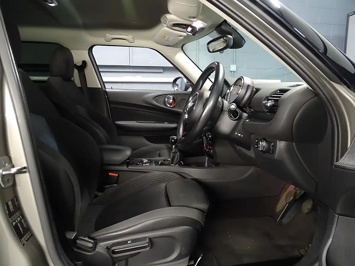 Used 2016 MINI Clubman Cooper Melting Silver Metallic - Interior and Exterior details 17