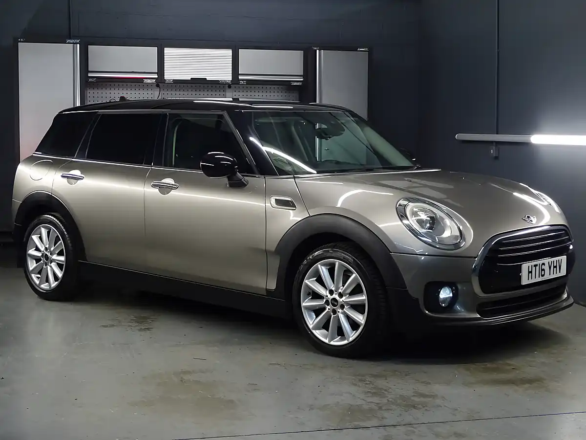 Used 2016 MINI Clubman Cooper Melting Silver Metallic - Interior and Exterior details 3