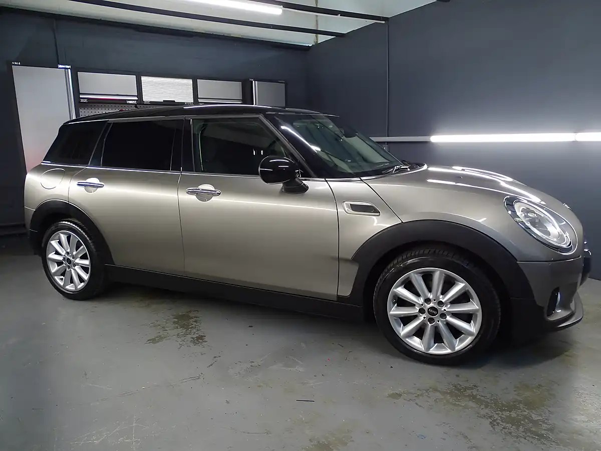 Used 2016 MINI Clubman Cooper Melting Silver Metallic - Interior and Exterior details 4