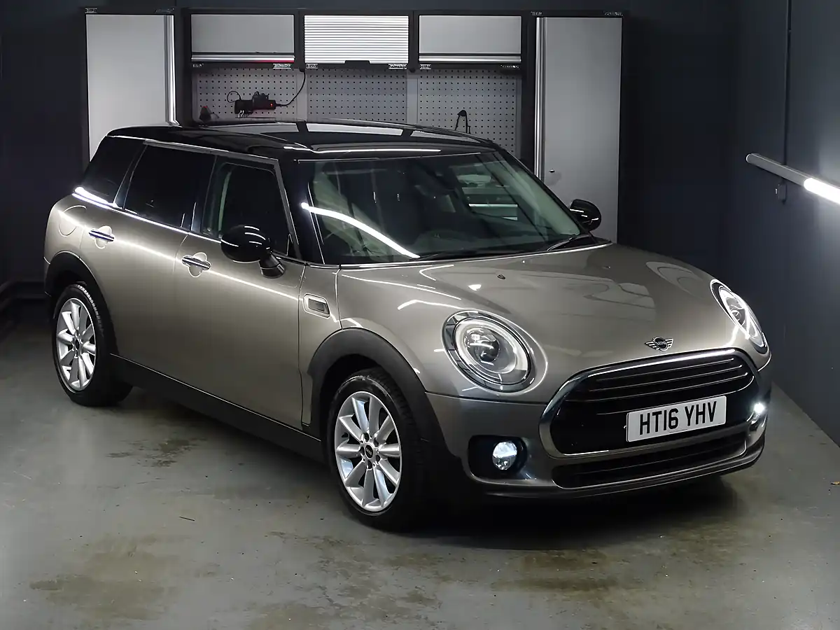 Used 2016 MINI Clubman Cooper Melting Silver Metallic - Interior and Exterior details 5