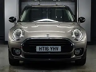 Used 2016 MINI Clubman Cooper Melting Silver Metallic - Interior and Exterior details 6