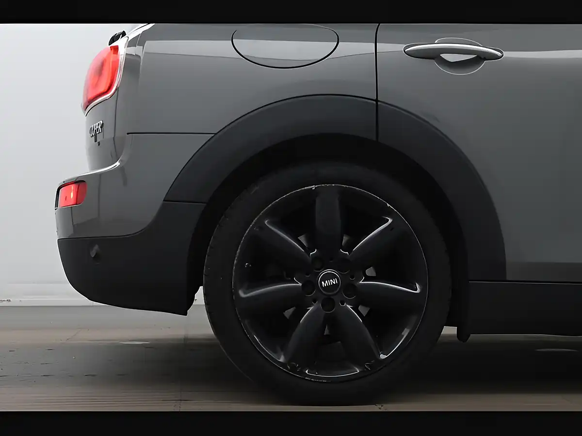 Used 2016 MINI Clubman Cooper Moonwlak Grey - Interior and Exterior details 16