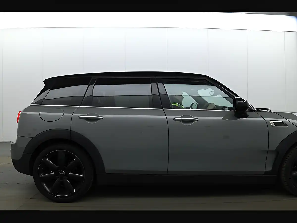 Used 2016 MINI Clubman Cooper Moonwlak Grey - Interior and Exterior details 18