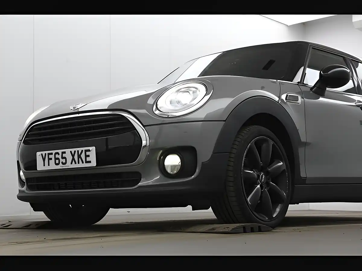 Used 2016 MINI Clubman Cooper Moonwlak Grey - Interior and Exterior details 4