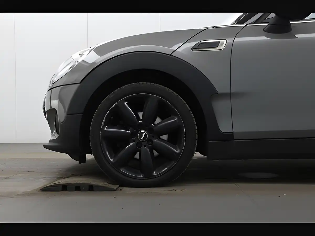 Used 2016 MINI Clubman Cooper Moonwlak Grey - Interior and Exterior details 6