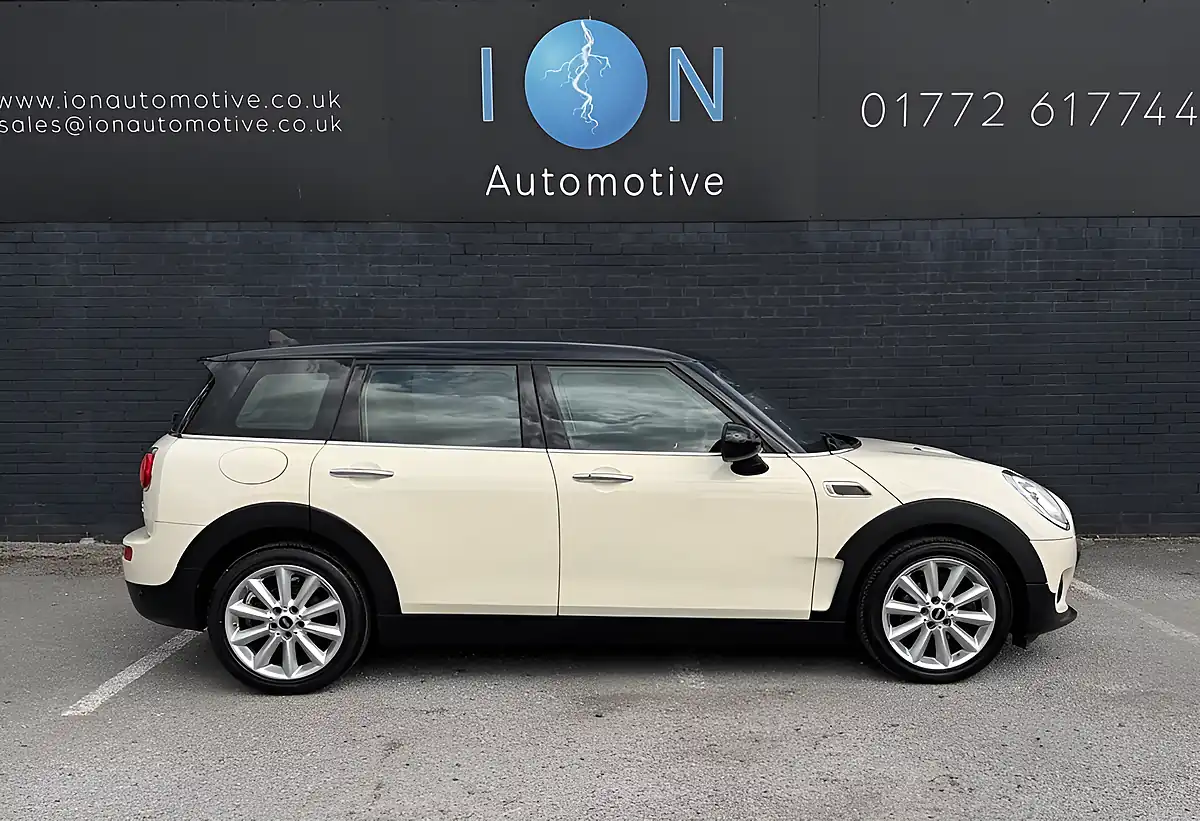 Used 2016 MINI Clubman Cooper Pepper White - Interior and Exterior details 3