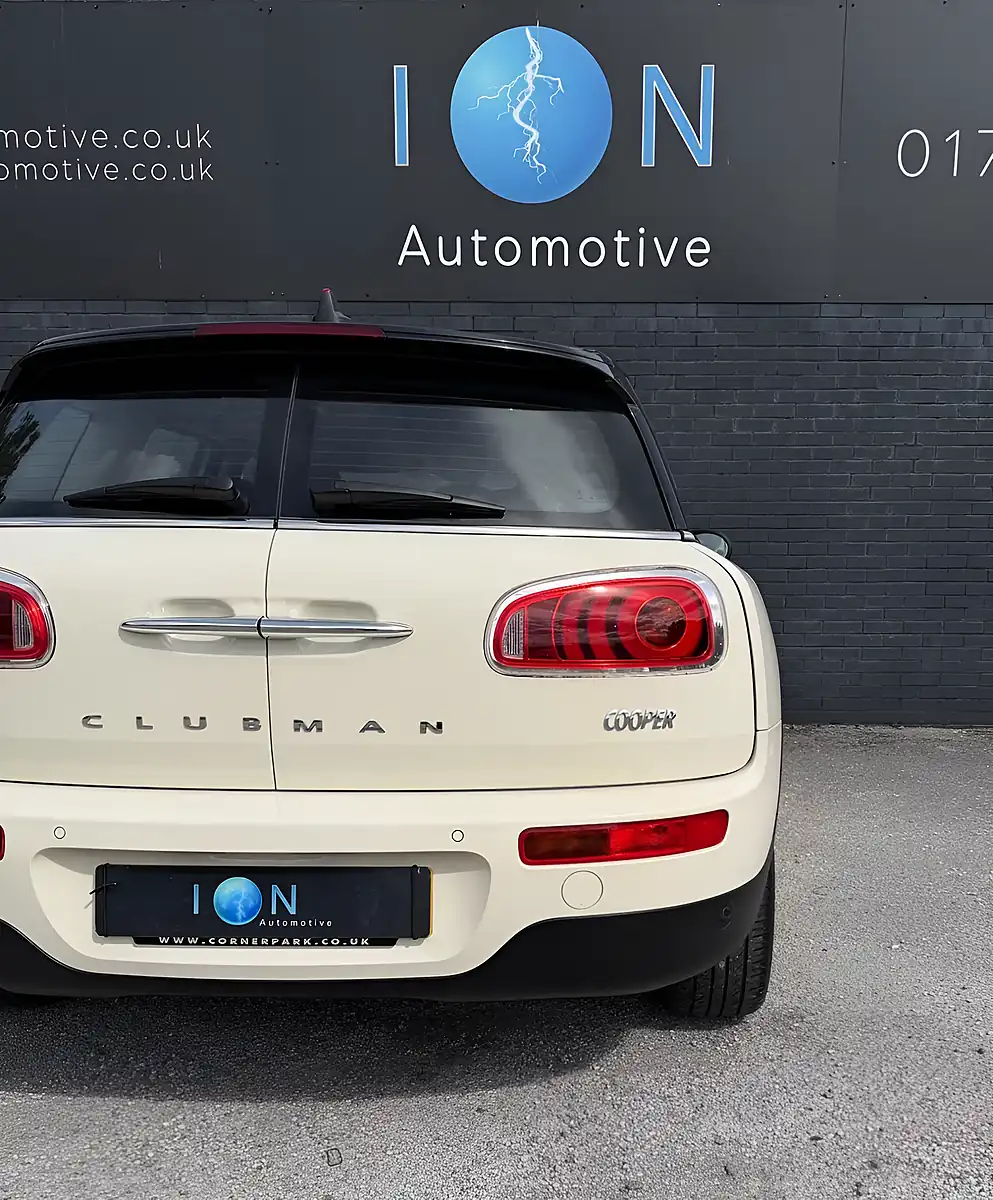 Used 2016 MINI Clubman Cooper Pepper White - Interior and Exterior details 5