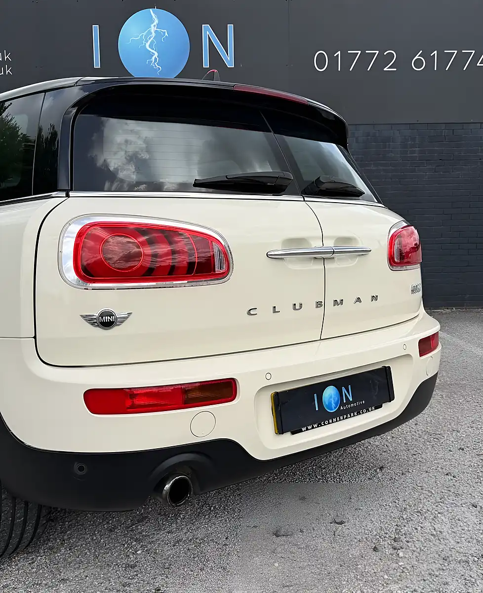 Used 2016 MINI Clubman Cooper Pepper White - Interior and Exterior details 7