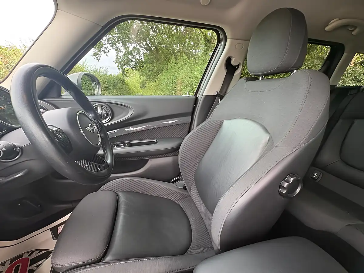 Used 2016 MINI Clubman Cooper Red - Interior and Exterior details 10
