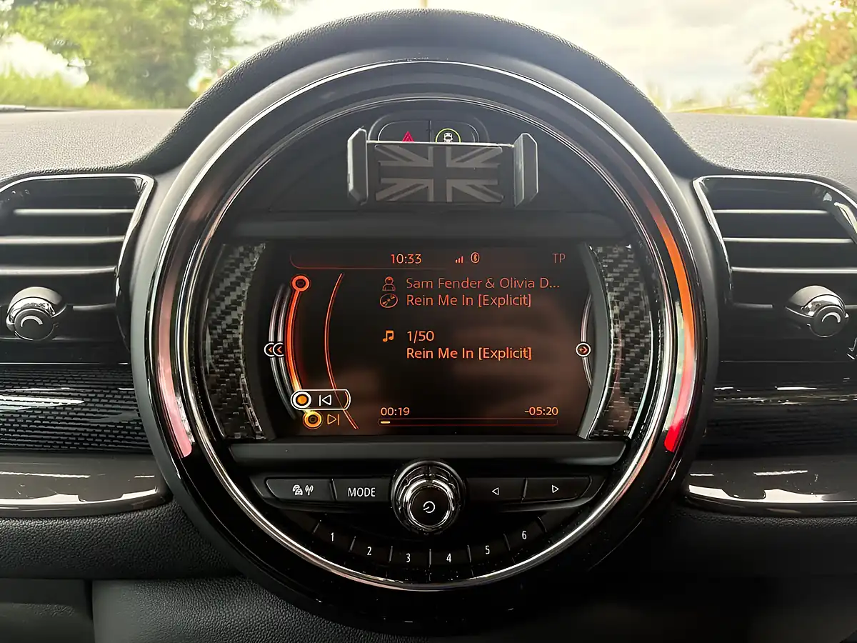 Used 2016 MINI Clubman Cooper Red - Interior and Exterior details 11