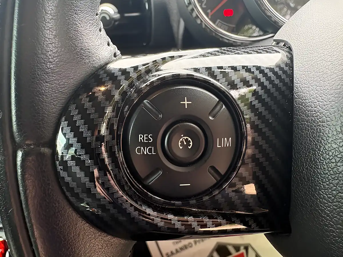 Used 2016 MINI Clubman Cooper Red - Interior and Exterior details 13