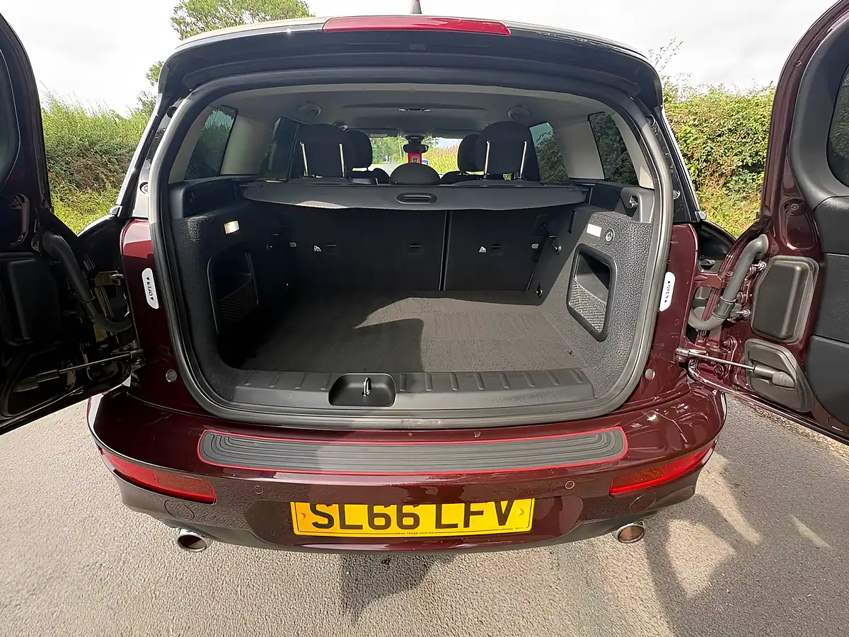 Used 2016 MINI Clubman Cooper Red - Interior and Exterior details 15