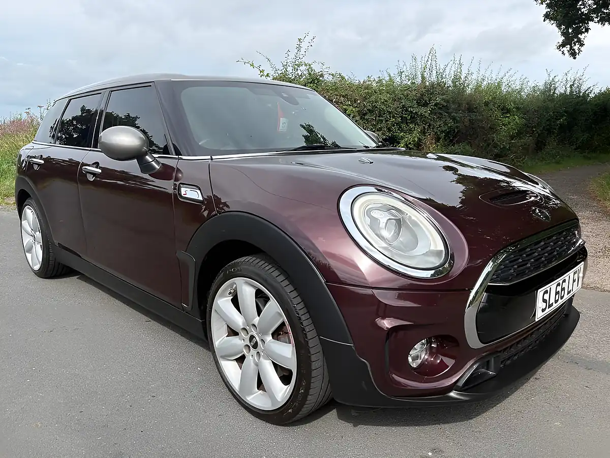 Used 2016 MINI Clubman Cooper Red - Interior and Exterior details 19