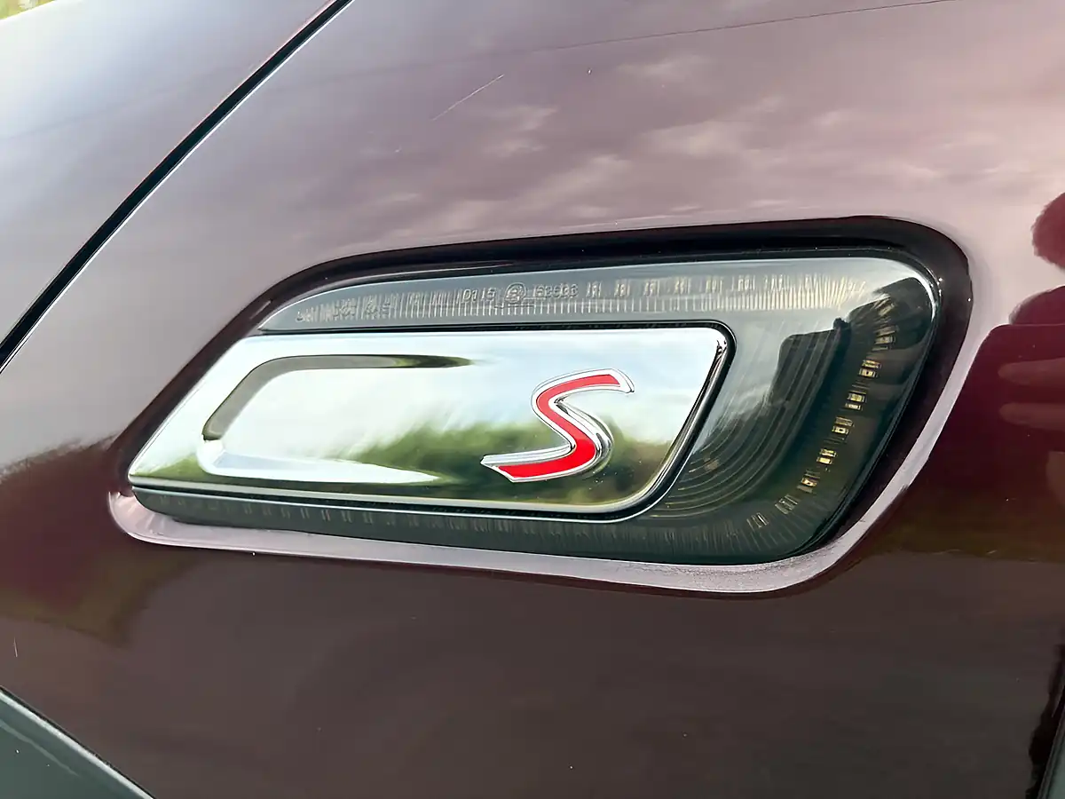Used 2016 MINI Clubman Cooper Red - Interior and Exterior details 20