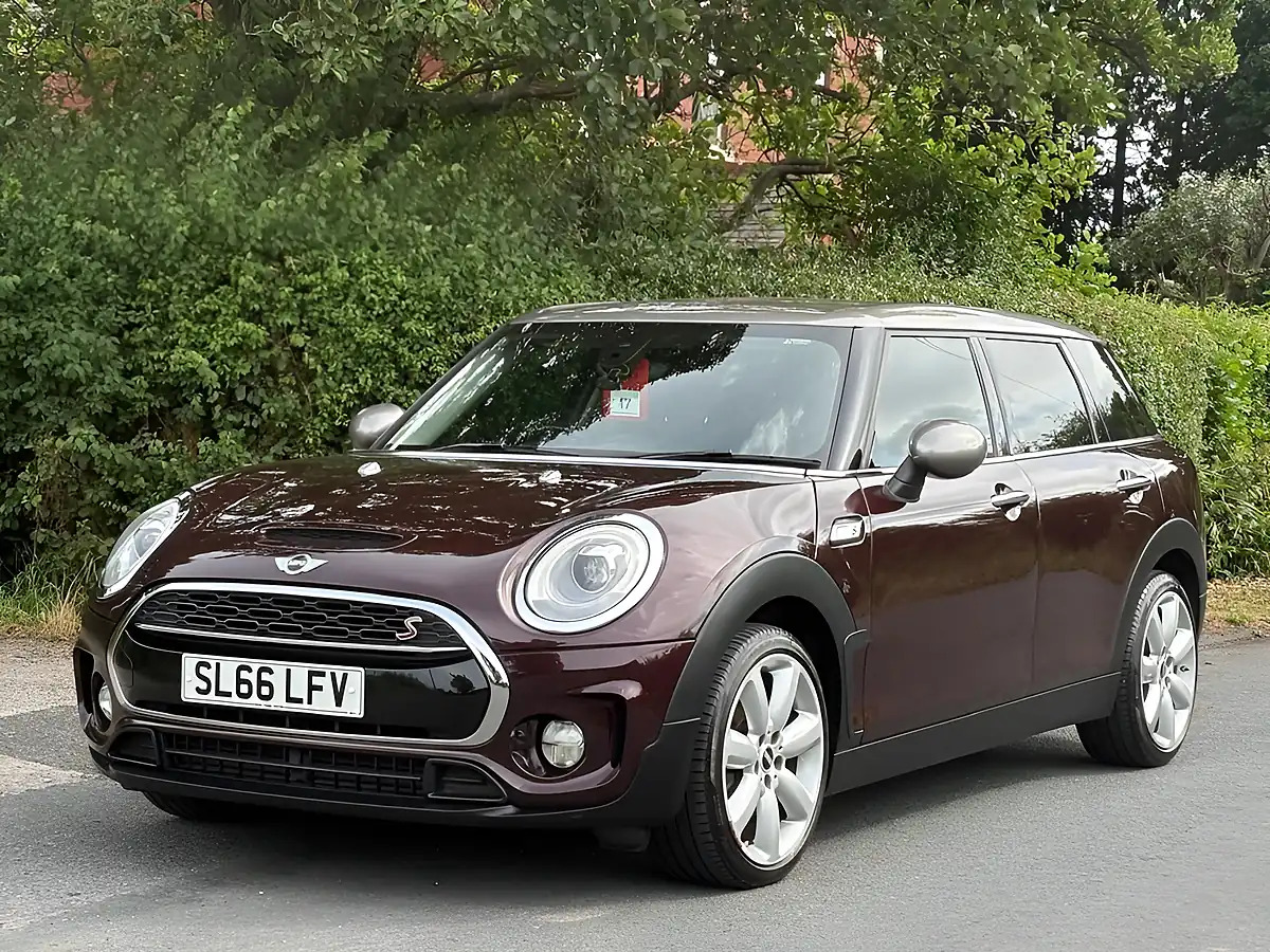 Used 2016 MINI Clubman Cooper Red - Interior and Exterior details 3