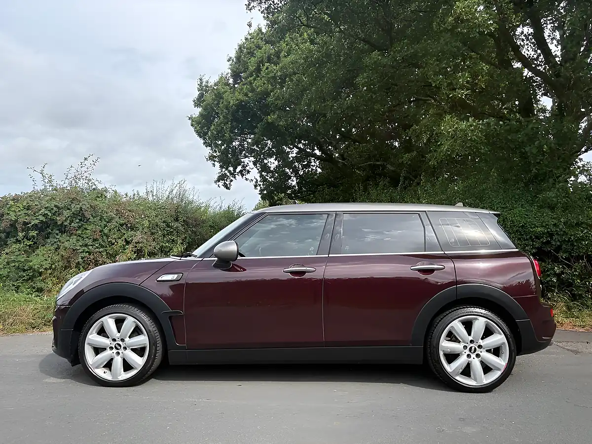 Used 2016 MINI Clubman Cooper Red - Interior and Exterior details 4