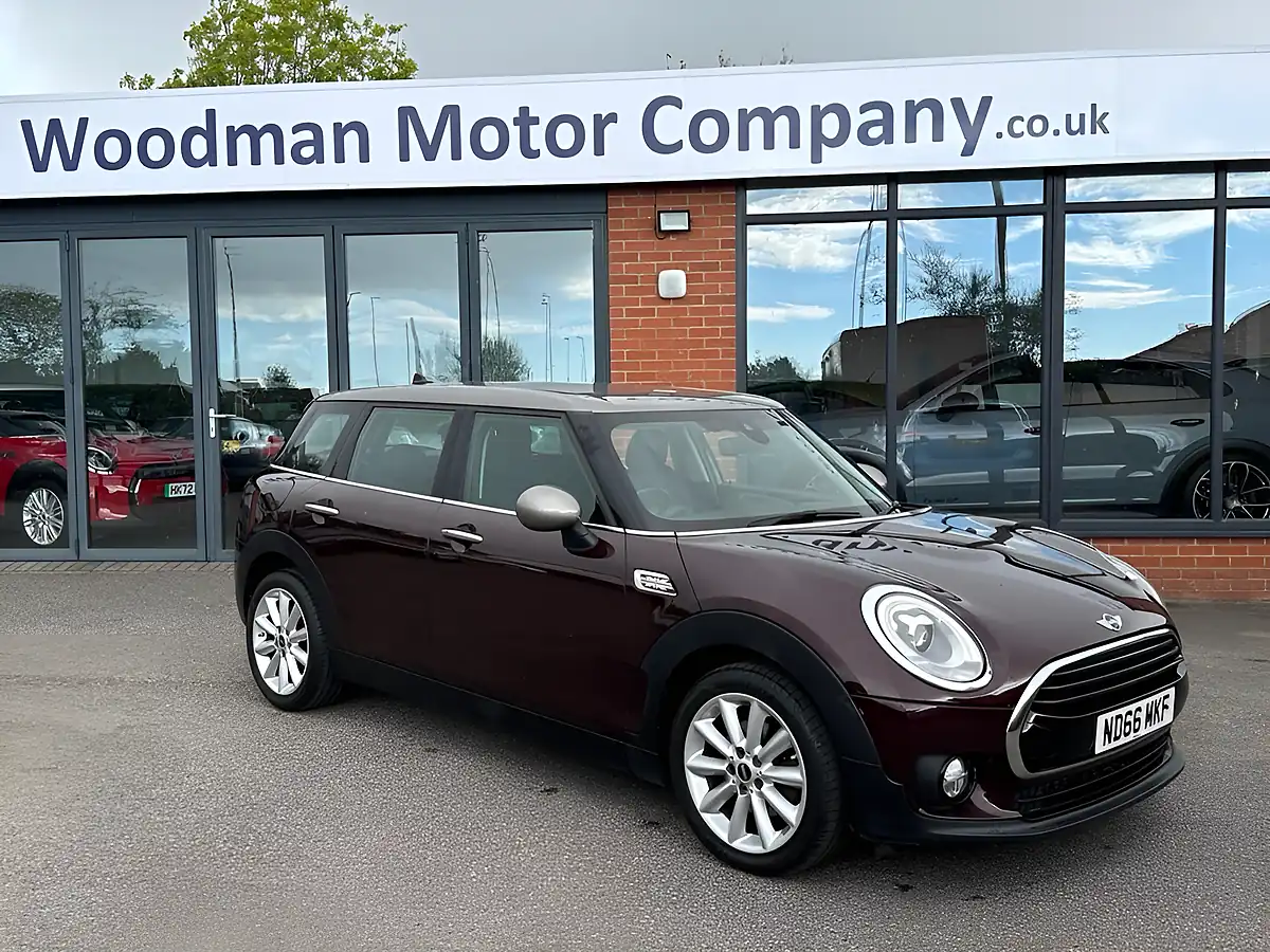 Used 2016 MINI Clubman Cooper Red - Front View