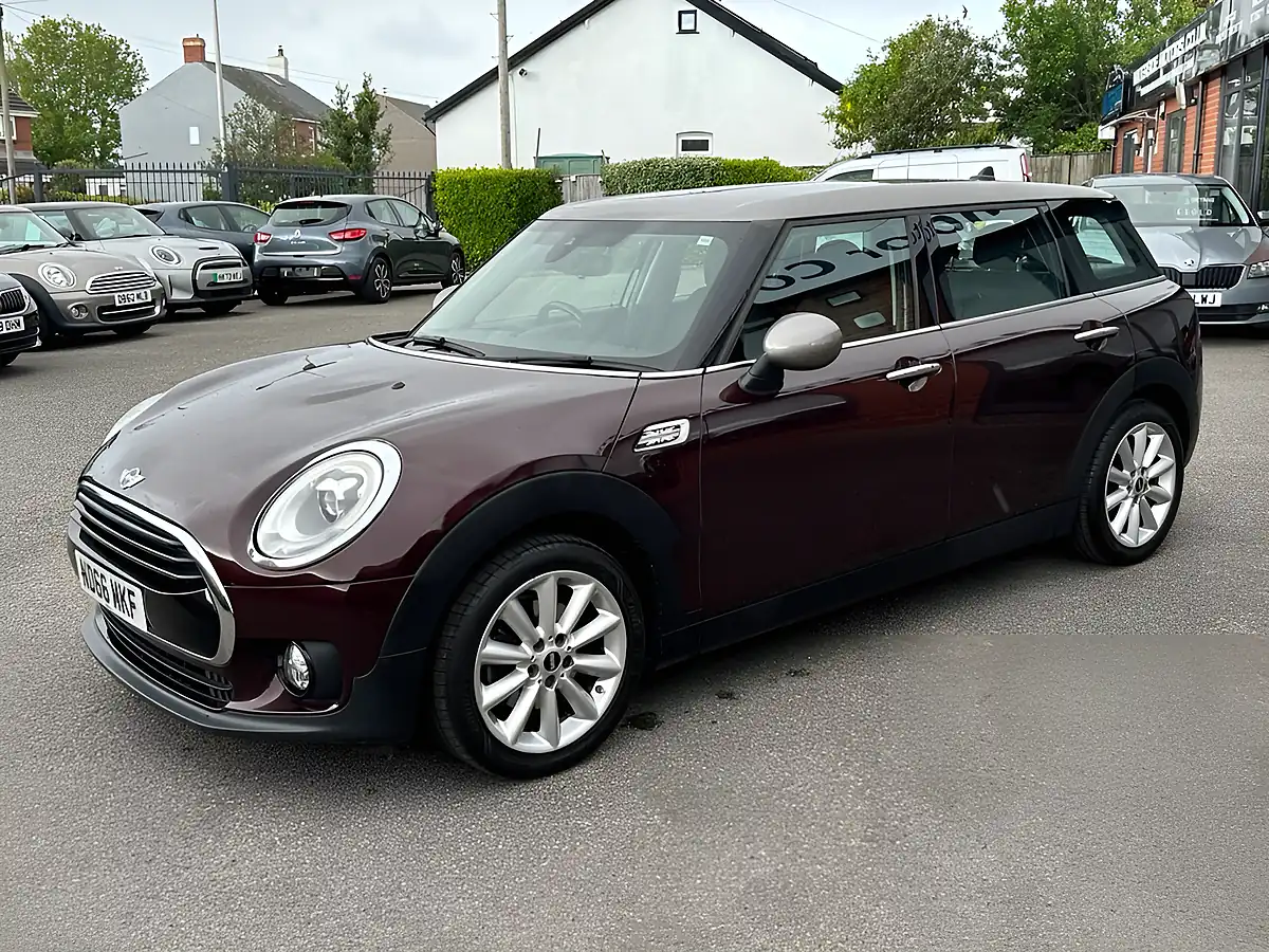 Used 2016 MINI Clubman Cooper Red - Interior and Exterior details 3