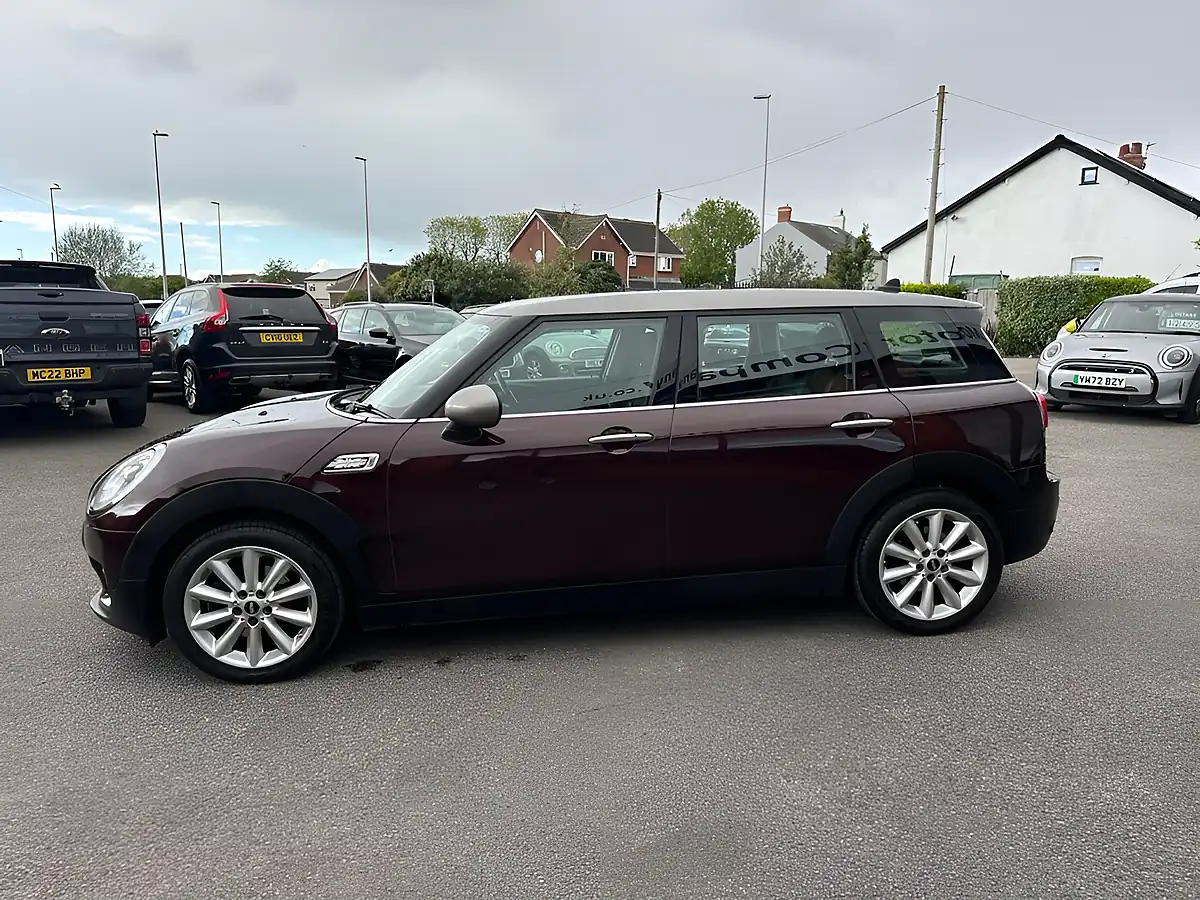 Used 2016 MINI Clubman Cooper Red - Interior and Exterior details 4