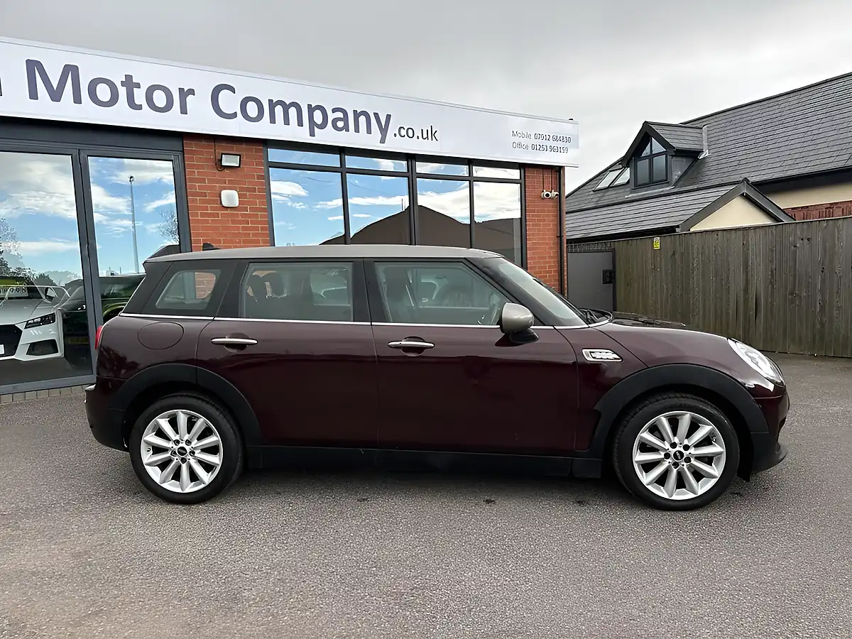 Used 2016 MINI Clubman Cooper Red - Interior and Exterior details 8