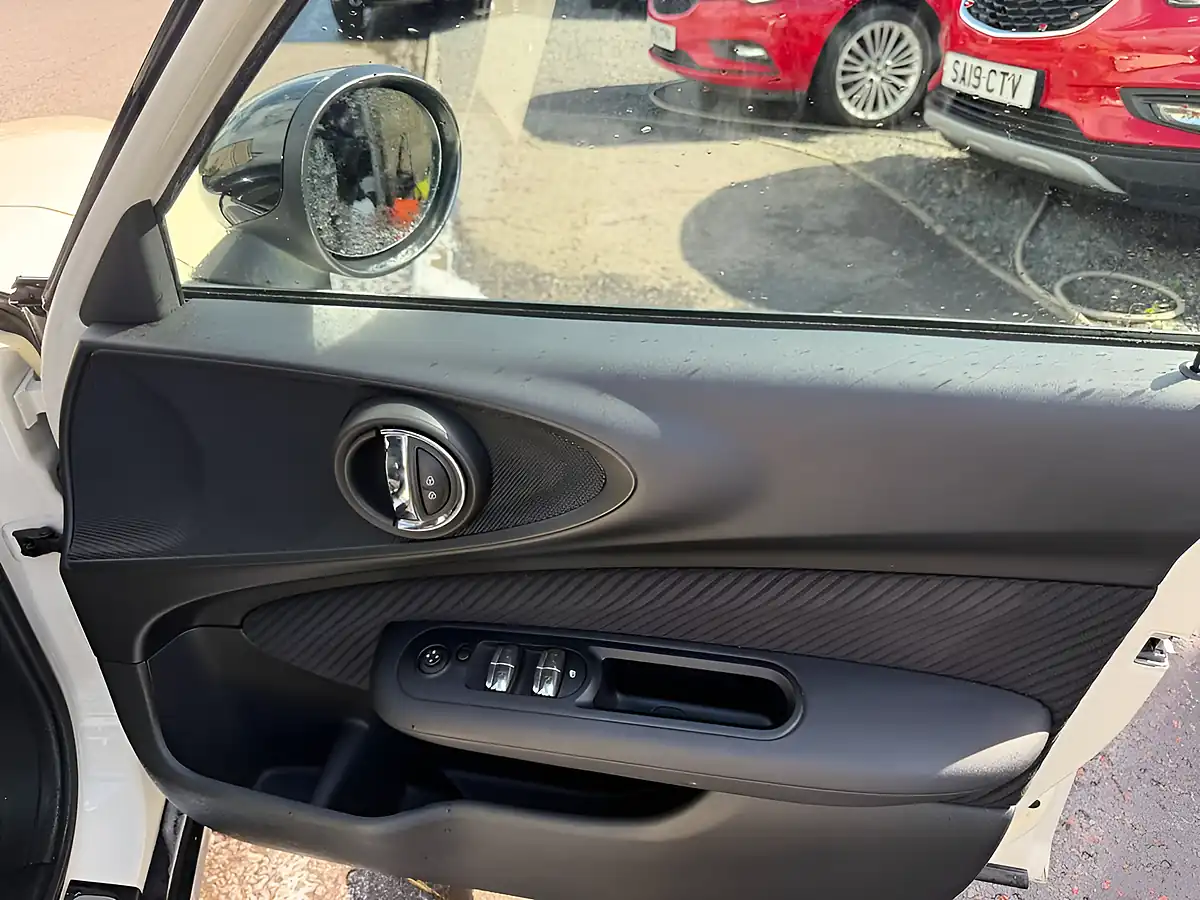 Used 2016 MINI Clubman Cooper White - Interior and Exterior details 12